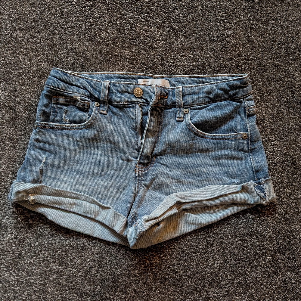 Mid-Rise Light Blue Denim Roll-Cuff Women’s Shorts
